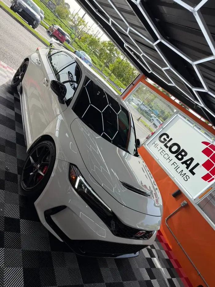Tinte ceramica en Honda Civic Type R blanco en Puerto Rico